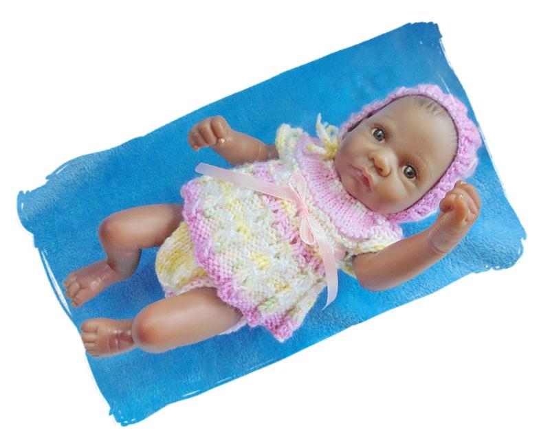 Petite poupée bébé reborn - 35 cm - Robe & bandeau bleu - Silicone souple  